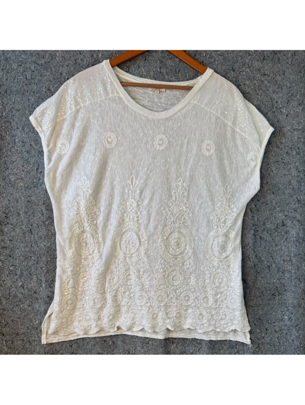 Bellambia 1X White Embroidered Sequin Scoop Neck Top Cap Sleeve